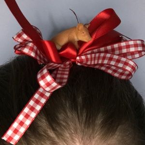 Hairbow. 👚👕BUNDLE THIS 3 for $12.